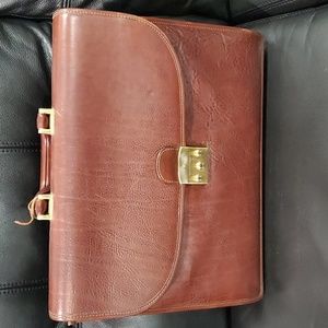 Brooks Brothers Attache with key leather.used great condition,pre owned